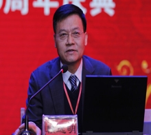 中國科學(xué)院院士、西北生態(tài)環(huán)境資源研究院常務(wù)副院長、我國著名寒區(qū)土木工程專家、博士生導(dǎo)師賴遠(yuǎn)明教授就“寒區(qū)道路熱學(xué)特性分析方法和凍害防治技術(shù)”?與嘉賓、校友和師生分享了自己獨(dú)特的見解